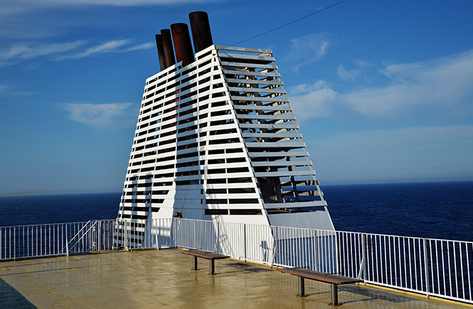 Cheminée à l'arrière du ferry