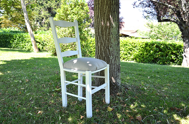 DIY-Relooking-chaise-en-bois-jardin