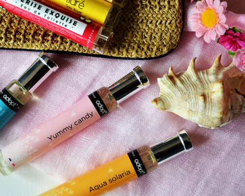 Photo de parfums Adopt' sur une étole rose dans Swanee Rose Le Blog