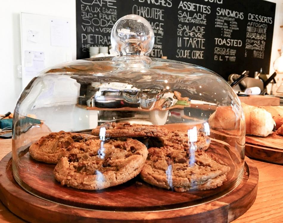 Présentoir à cookies à l'eternisula à Zonza en Corse du Sud