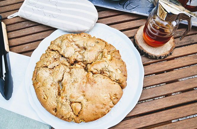 Gâteau moelleux pommes et rhubarbe sur Swanee Rose Le Blog