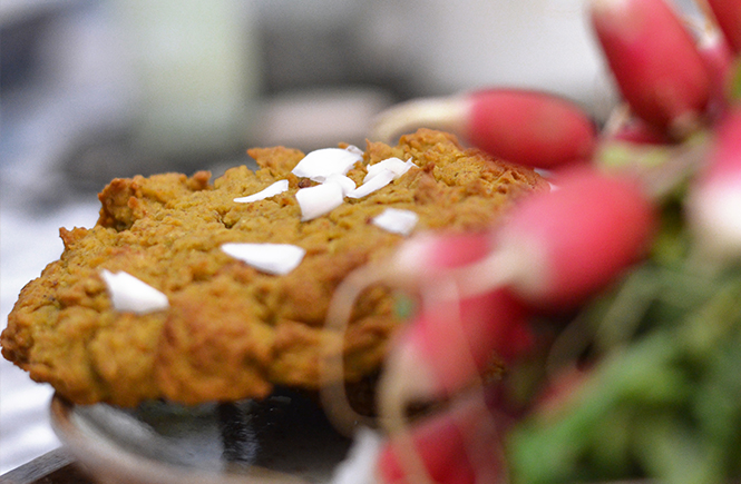 Galettes de quinoa & pois cassés au cucurma sur Swanee Rose Le Blog