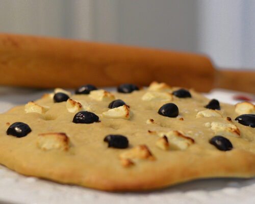 Focaccia Olives noires Feta sur Swanee Rose Le Blog