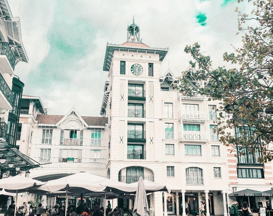 Place du marché à Arcachon (Gironde-France)